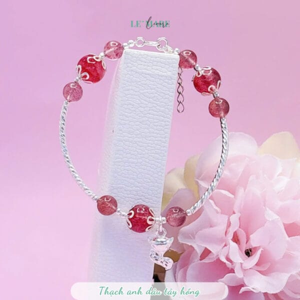 Vòng tay đá thạch anh dâu tây hồng mix charm hồ ly bạc ta Le'Mare Jewelry – Gợi ý món quà độc đáo và ý nghĩa dành tặng người phụ nữ trân quý trong các dịp kỷ niệm, ngày lễ 20/10, 8/3...