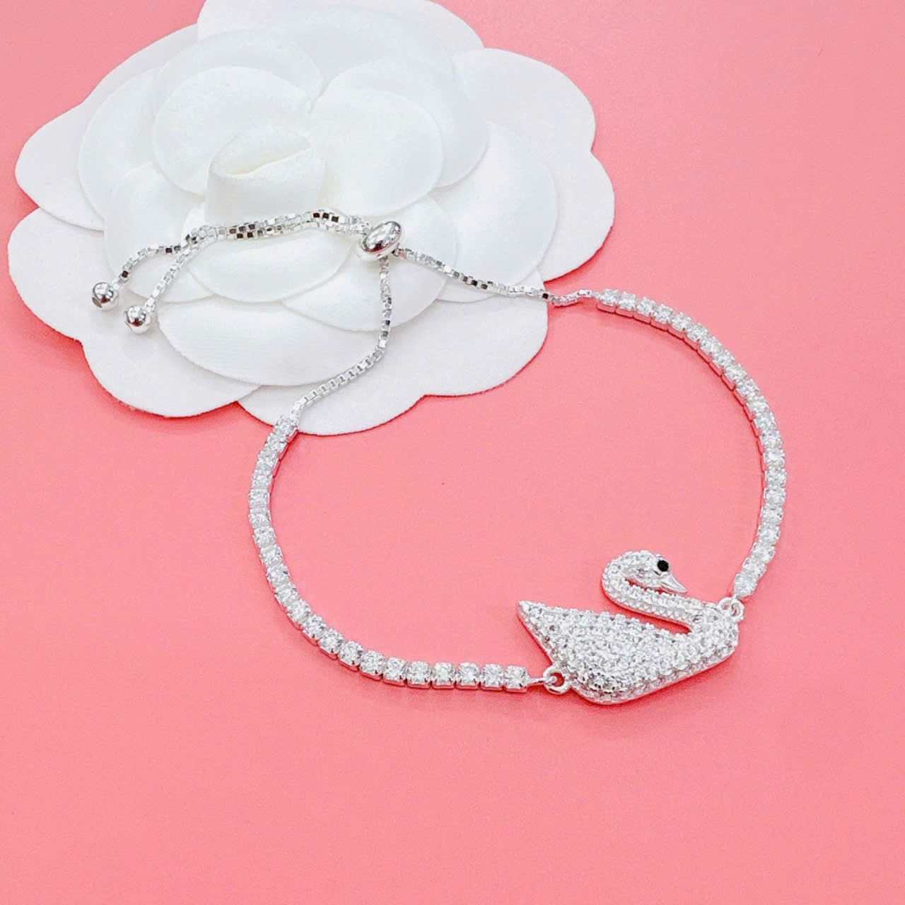 Lắc tay bạc đính đá tinh tế - Gợi ý món quà sang trọng và độc đáo dành tặng người phụ nữ trân quý Le'mare Jewelry LMJ