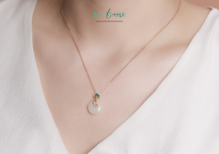 Quà tặng mẹ – người đã lặng thầm gieo hoa suốt một đời trong lòng con.Quà tặng vợ – người cùng bạn vun trồng từng mùa yêu, từng mùa hiểu.

Quà tặng bạn gái, quà tặng người yêu – món quà thay lời hứa rằng: "Anh sẽ là cánh bướm đậu yên nơi hoa của em nở mãi"