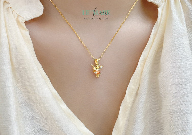 Quà tặng mẹ – như cánh chim nhạn bay về, mang theo lời cảm ơn vì những tháng năm nuôi dưỡng.Quà tặng vợ – như một cái ôm lặng lẽ, gửi gắm thông điệp: "Anh vẫn ở đây, bên em như từ lúc bắt đầu."

Quà tặng bạn gái, người yêu – thay lời thổ lộ về một tình yêu nhẹ nhàng nhưng bền chặt, như cánh chim nhỏ vẫn luôn hướng về một nơi duy nhất.

Quà tặng cao cấp – cho những dịp đặc biệt, khi bạn muốn dành tặng không chỉ là vật phẩm, mà là một kỷ niệm sống mãi.