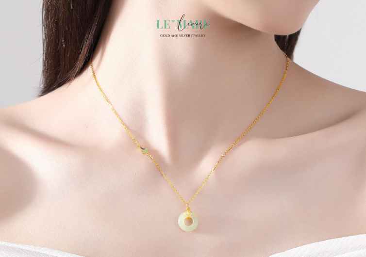 Dây Chuyền Ngọc Bích Kim Luân – Vũ điệu của tài lộc, xoay tròn giữa ngực áo BNDC42 Le'mare Jewelry LMJ