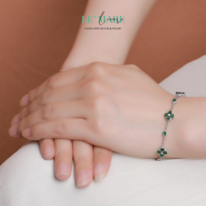 Lắc Tay Bạc Nữ Ngọc Bích Cỏ Bốn Lá May Mắn – Duyên Dáng và Bình An BNVT06 Lắc Tay Bạc Nữ Ngọc Bích Cỏ Bốn Lá May Mắn – Duyên Dáng và Bình An BNVT06 Le'mare Jewelry LMJ