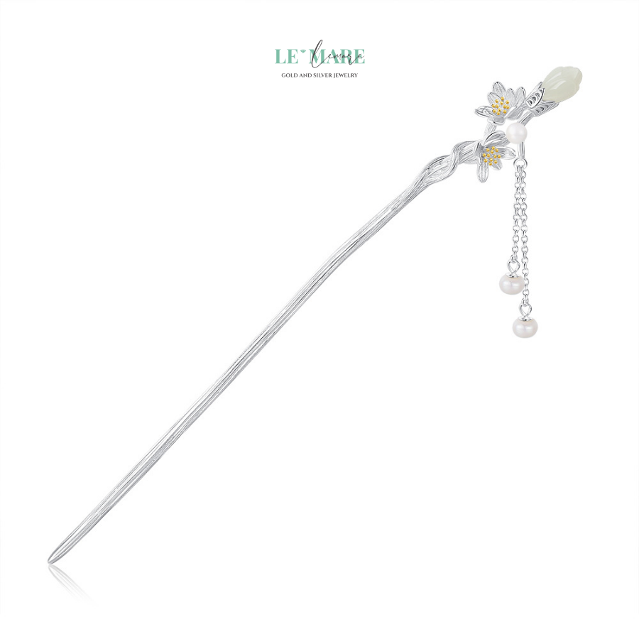 Trâm Cài Tóc Ngọc Hoà Điền Cúc Chi Trong Gió – Dịu Dàng Duyên Dáng BNTC27 Bạc S925 – Chất liệu cao cấp, bền đẹp với thời gianBạc S925: Không gây kích ứng da, sáng bóng, tinh tế
Ngọc Hoà Điền tự nhiên: Được chọn lọc thủ công, giữ màu sắc và độ trong tự nhiên