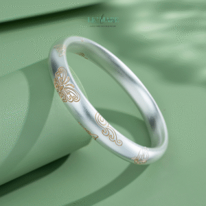 HOÀNG ĐIỆP – VÒNG TAY BẠC NỮ MANG DÁNG HÌNH BƯỚM VÀNG BAY GIỮA NẮNG BNVT109 Le'mare Jewelry LMJ