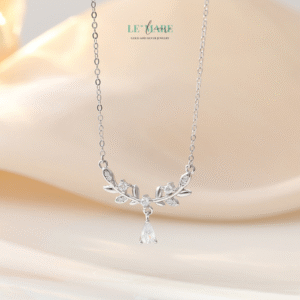 Dây chuyền bạc nữ Nguyệt Tâm – Nhành nguyệt quế ôm lấy trái tim thanh xuân BNDC94 Le'mare Jewelry LMJ